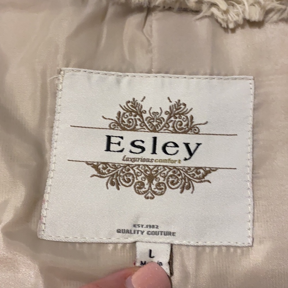 ESLEY Faux fur button up coat - Picture 11 of 12